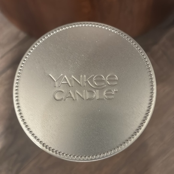 Yankee Candle Vanilla Cupcake,one wick Sweet/Spicy,Batter,Chocolate,sugar,cocoa - Picture 2 of 4